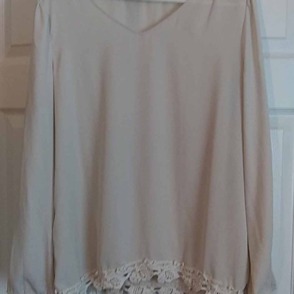 👚 blouse